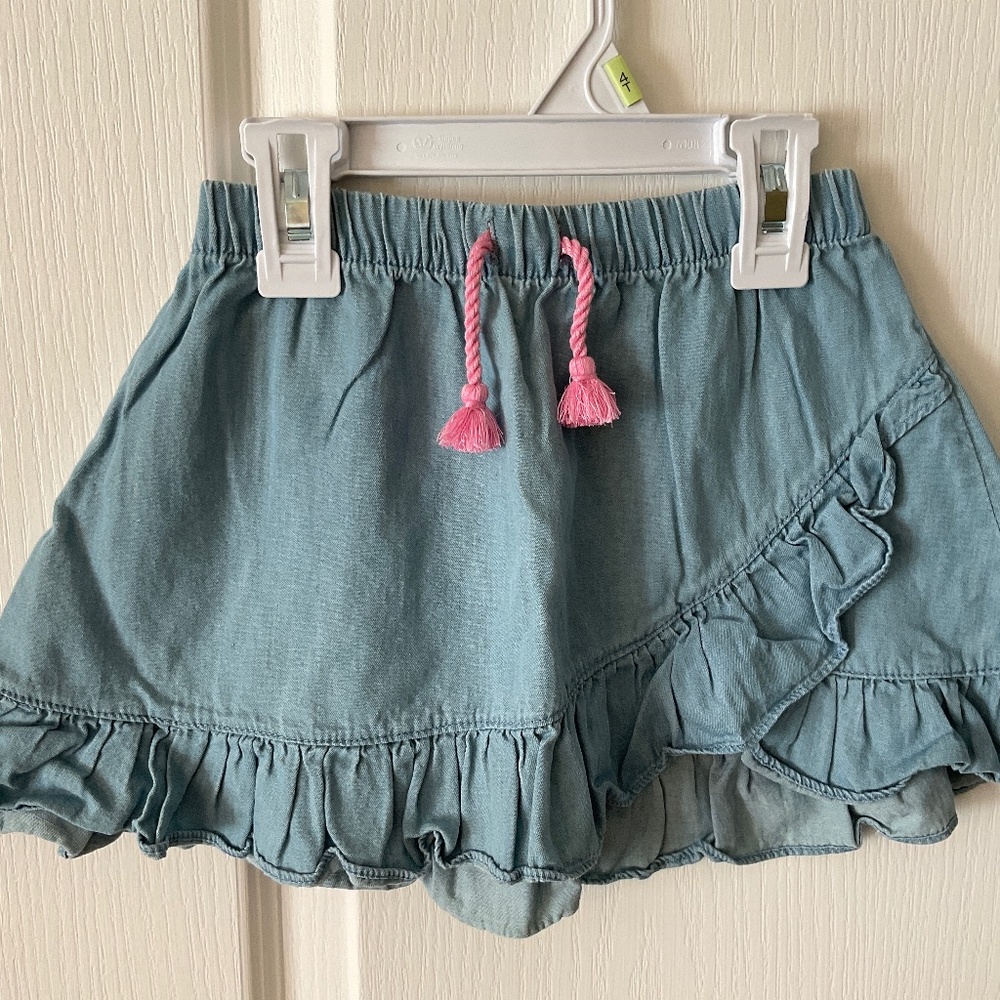 New w/o tags Kinderkind size 4T Chambray Skirt with Faux Pink Draw Strings